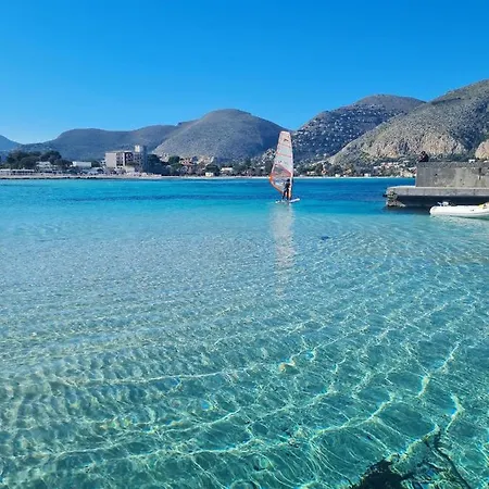 לינה וארוחת בוקר Design