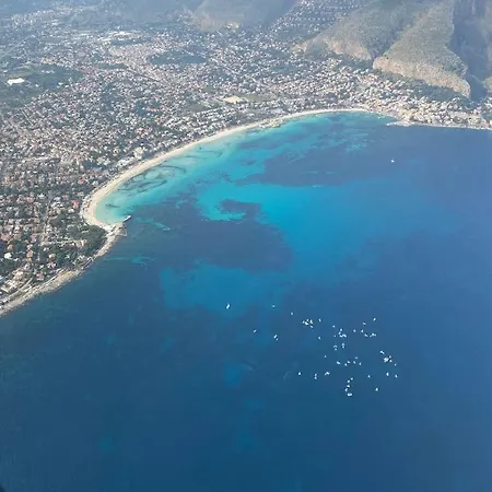 לינה וארוחת בוקר Design