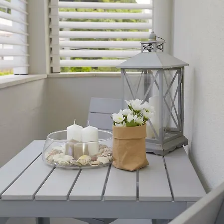 Design לינה וארוחת בוקר 4*