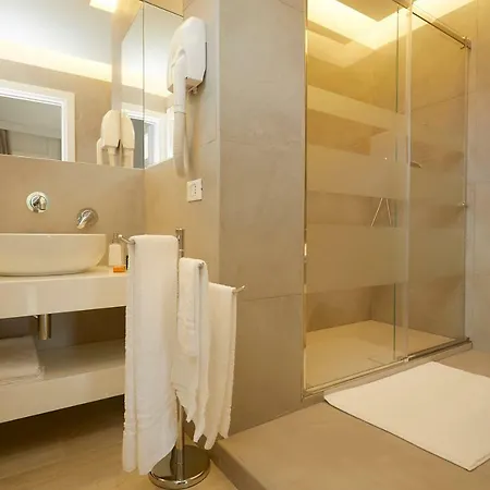 לינה וארוחת בוקר Design 4*