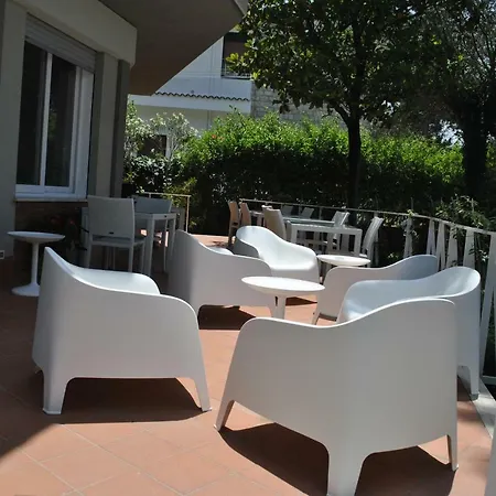 Design לינה וארוחת בוקר מונדלו