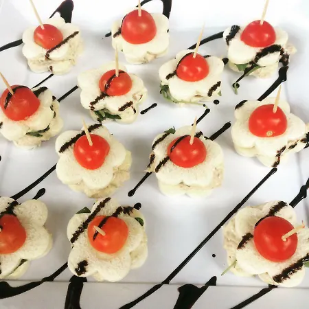 Design לינה וארוחת בוקר 4*